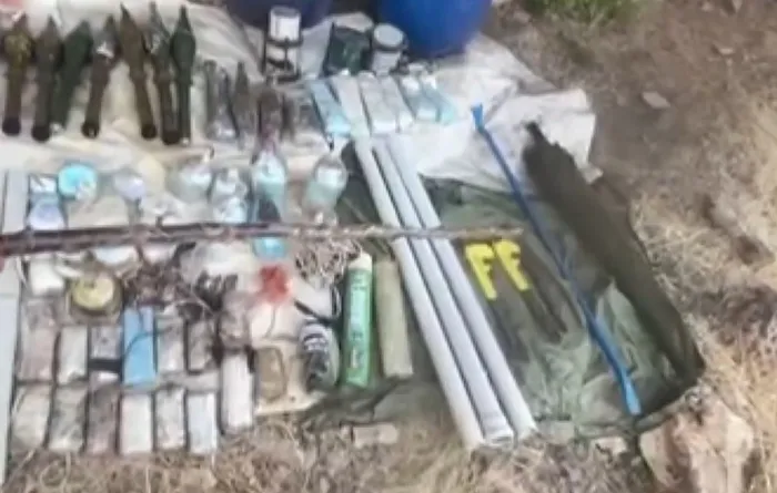 1721052115596.jpg Pençe-Kilit bölgesinde kritik operasyon! Terör örgütüne ait çok sayıda mühimmat ele geçirildi... - 1