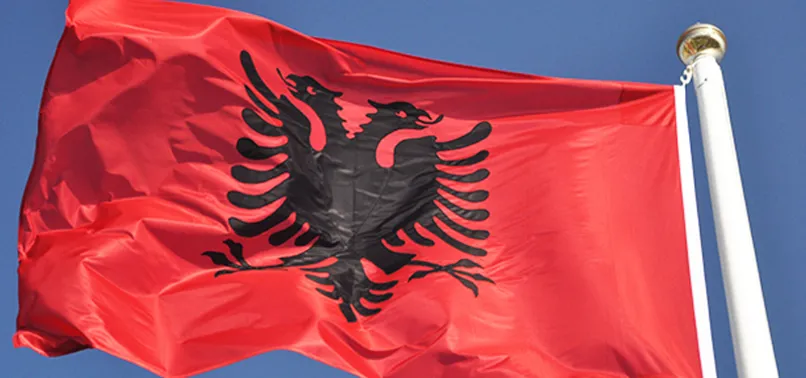 Arnavutluk'taki FETÖ okullarına Türk bayrağı yasağı