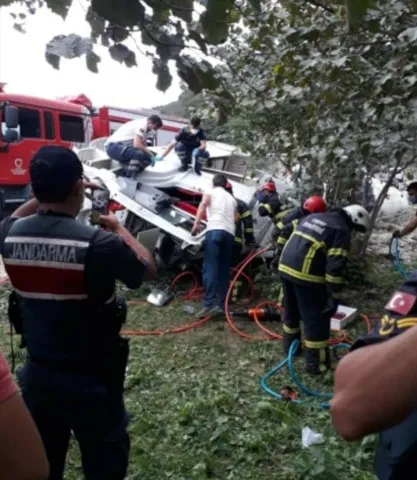 Ordu'da kontrolden çıkan beton mikseri devrildi - 2