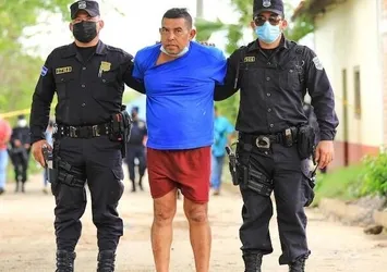 Bahçesini mezarlığa çevirdi! Dehşete düşüren olay