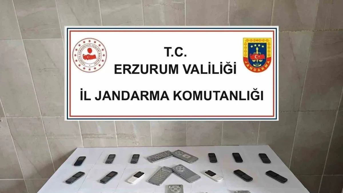 Jandarmadan kaçak telefon operasyonu