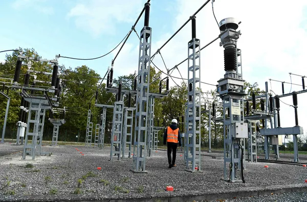 Avrupa’da enerji krizi büyüyor! Fransa’da elektrik kesintisi gündemde! Yetkililer uyardı: Elektronik aletleri kullanmayın