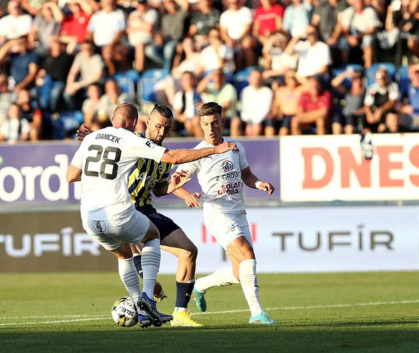 fenerbahceye-beraberlik-yetti-slovacko-1-1-fenerbahce-mac-sonucu-ozet-1660244584363.jpg