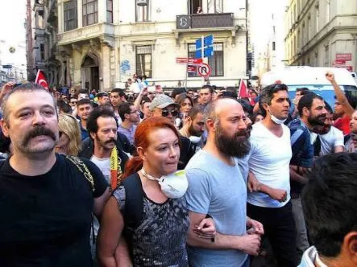 Gezici Levent Üzümcü kapağı İBB'ye attı! İstanbul Şehir Tiyatroları'na geri döndü - 1