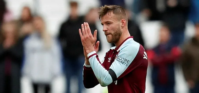 Ukraynalı futbolcu Yarmolenko golünü attı gözyaşlarına hakim olamadı