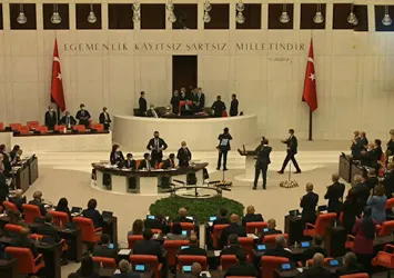 TBMM'de büyük saygısızlık! CHP ve HDP Başkan Erdoğan salona geldiğinde ayağa kalkmadı