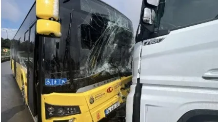 Ters yöne giren TIR, İETT otobüsüne çarptı