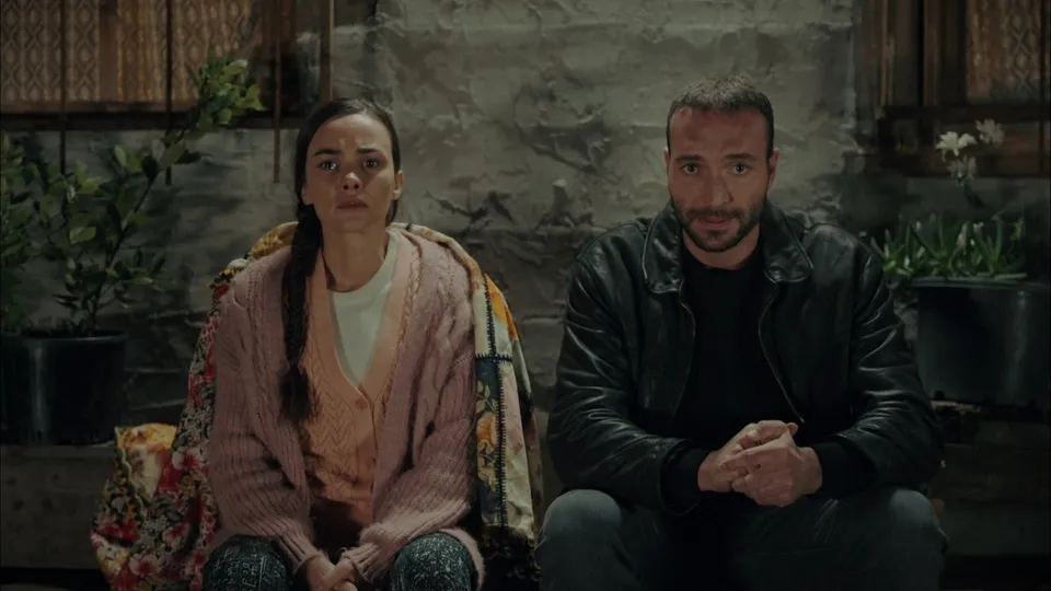 Türkiye ‘Ateş Kuşları’nı nefeslerini tutarak izledi | Ali konuştu! Büyük sır perdesi aralandı! Gülayşe bu büyük sırrı öğrenebilecek mi?