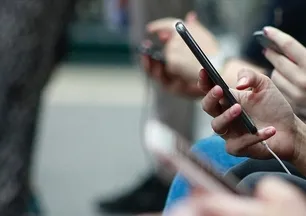 Uzmanlar uyardı: Gece telefonu bırakın! Depresyon riskini artıran o alışkanlık