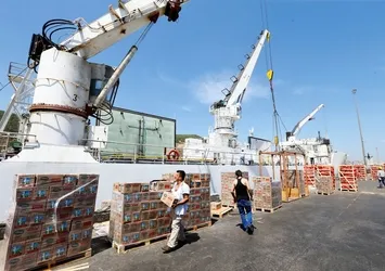 Türkiye'den Katar'a gemiyle ilk gıda sevkiyatı