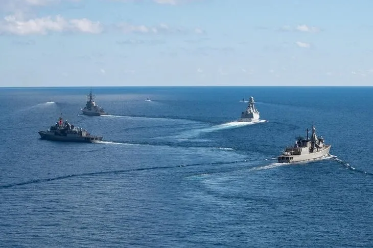 Son dakika: Türk ve Yunan savaş gemileri Akdeniz’in ortasında karşı karşıya!