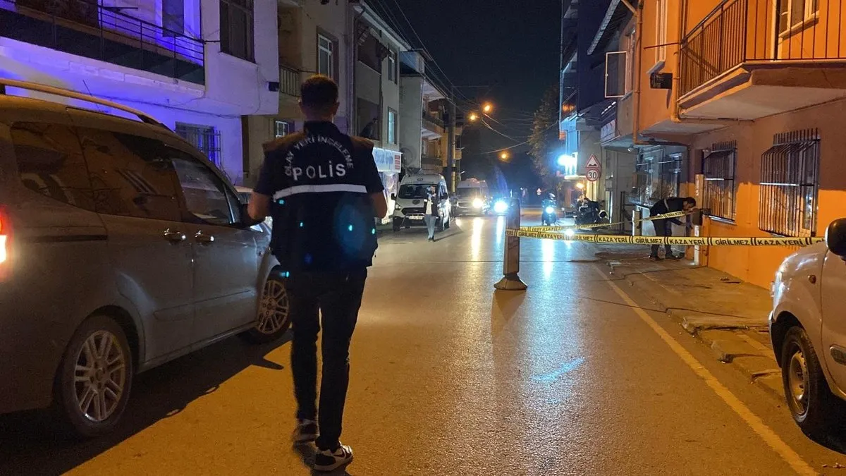 Sokak ortasında silahlı saldırı! 1 yararlı