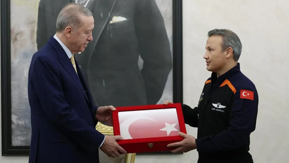 Başkan Erdoğan ilk Türk astronot Alper Gezeravcı'yı kabul etti