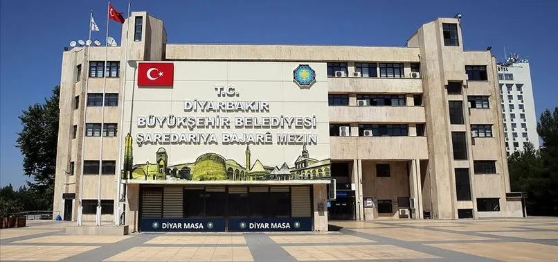 Son dakika: AK Parti'den HDP'li başkanların görevden alınmasıyla ilgili açıklama
