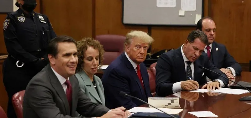 Trump'a mahkemede şok! Jean Carroll davasında yargıçla restleşti: Mahkeme salonundan çıkarılmakla uyarıldı