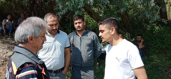 sakarya-nehrinde-akintiya-kapilan-10-yasindaki-muhammedin-cansiz-bedeni-bulundu-1657103033576.jpg Sakarya Nehri'nde akıntıya kapılan 10 yaşındaki Muhammed'in cansız bedeni bulundu - 6