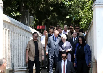 Cumhurbaşkanı Erdoğan'dan kabir ziyareti