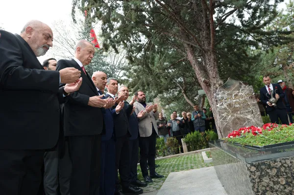 Son dakika | Başkan Erdoğan'dan Türkeş'in kabrine ziyaret - 4