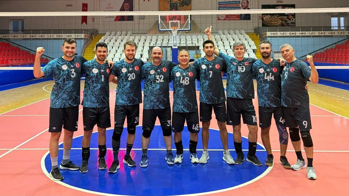 Aydın'da ilk kez turnuvaya katılan Voleybol Erkek Takımı çeyrek finale yükseldi
