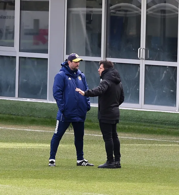 Emre Belözoğlu istifa mı etti? Fenerbahçe’den paylaşım geldi