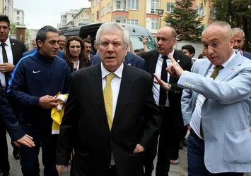 Aziz Yıldırım: "Alex'i bu kadar büyütmeyin"