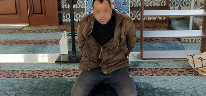 Sigara ve içki ile camiye girip Kur'an-ı Kerim'i tekmeledi! İstanbul'da skandal olay