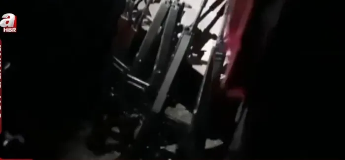 pakistan-afganistan-savasi-basladi-iki-ulkenin-askeri-kapasitesi-ne-durumda-sinir-catismalarinda-kaybeden-afga-1760226015766.jpg Pakistan - Afgan,stan sınırındaki karakolda çatışma anları (A Haber - Ekran Görüntüsü)