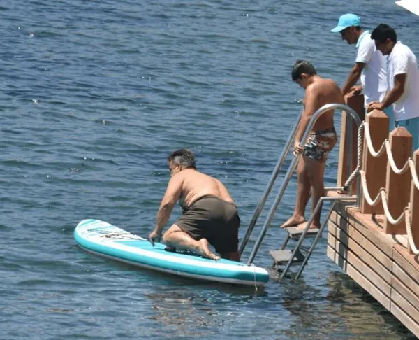 bulent-serttasin-sorfle-imtihani-dustu-kalkti-yilmadi-1659612408264.jpg Bülent Serttaş'ın sörfle imtihanı! Düştü kalktı yılmadı - 2