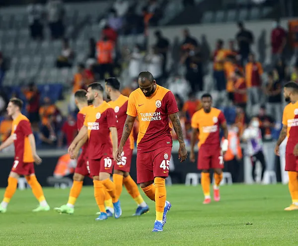 Galatasaray’dan buruk veda: Galatasaray 1-2 PSV MAÇ SONUCU-ÖZET