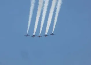 İstanbul Boğazı’nda TEKNOFEST resitali! Türkiye bu şovu izledi