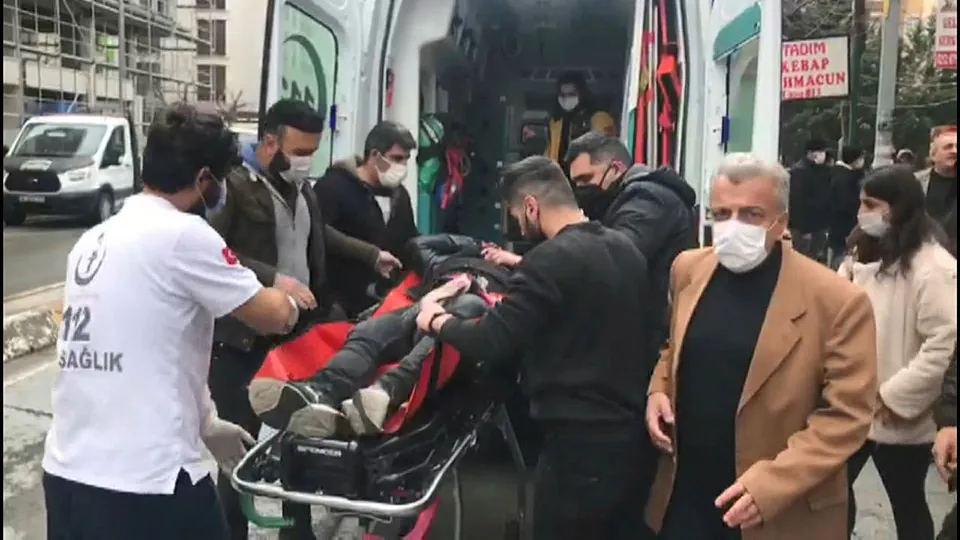 Son dakika | Beylikdüzü'nde hareketli anlar! Dışarıya çağıran kişilerin peşinden gitti! Sonrası vahşet