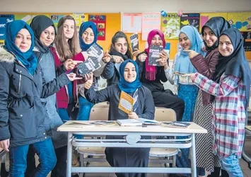 14 yaşında fenomen yazar oldu