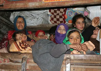 Göç yolunda çocuklar soğuktan ölüyor!