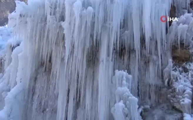 Batman’da şelale dondu