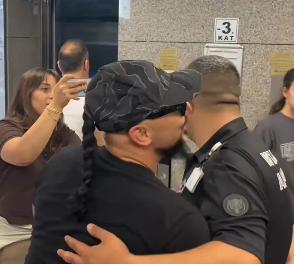 adliyede-hayko-cepkin-skandali-1785244040914.jpeg Adliyede Hayko Cepkin'den skandal sözler: Gazetecilere küfretti - 1