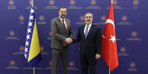 disisleri-bakani-hakan-fidan-bosna-hersek-disisleri-bakani-ile-gorustu-1713884265372.jpeg Dışişleri Bakanı Hakan Fidan Bosna-Hersek Dışişleri Bakanı ile görüştü - 1