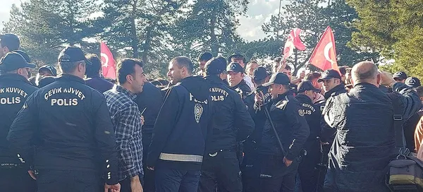 CHP’li İBB Başkanı Ekrem İmamoğlu’ndan Erzurum’da mağdur edebiyatı! AK Parti’nin İstanbul mitingini gölgelemeye çalıştı