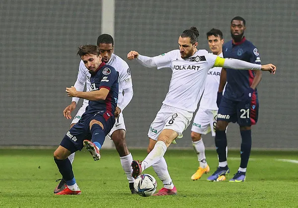 Altay: 1 - Trabzonspor: 2 MAÇ SONUCU | Fırtına İzmir’de son anlarda güldü