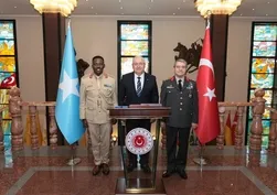 Genelkurmay Başkanı Orgeneral Bayraktaroğlu Somali Genelkurmay Başkanı ile görüştü