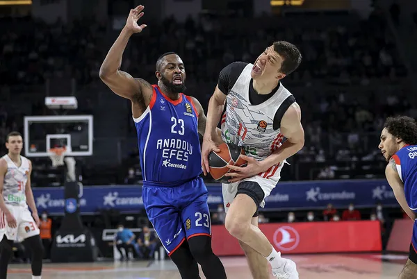 1649456119532.jpg Anadolu Efes'in THY Avrupa Ligi'ndeki rakibini Fenerbahçe belirleyecek - 1