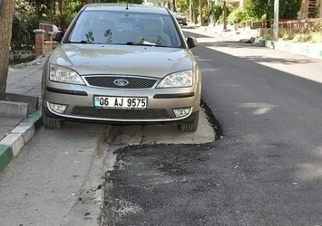 CHP'li Belediye'den ilginç asfalt çalışması
