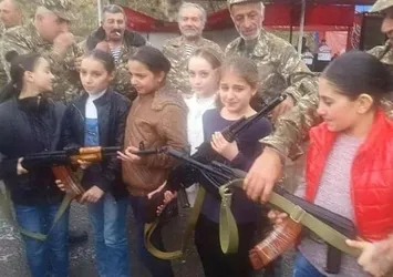 Son dakika: Ermenistan kız çocuklarını cepheye yolluyor!