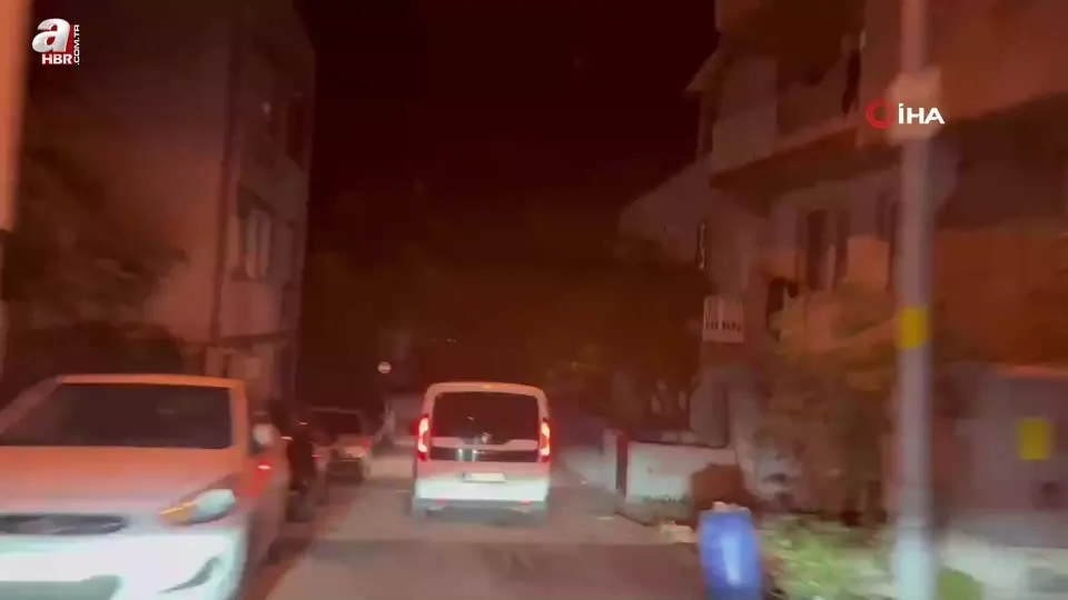 Bursa’da sıcak dakikalar! Ekiplerden kaçmaya çalışan aranan şahsın yakalanma anı kamerada