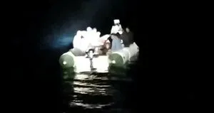 Türk askeri 28 göçmeni kurtardı