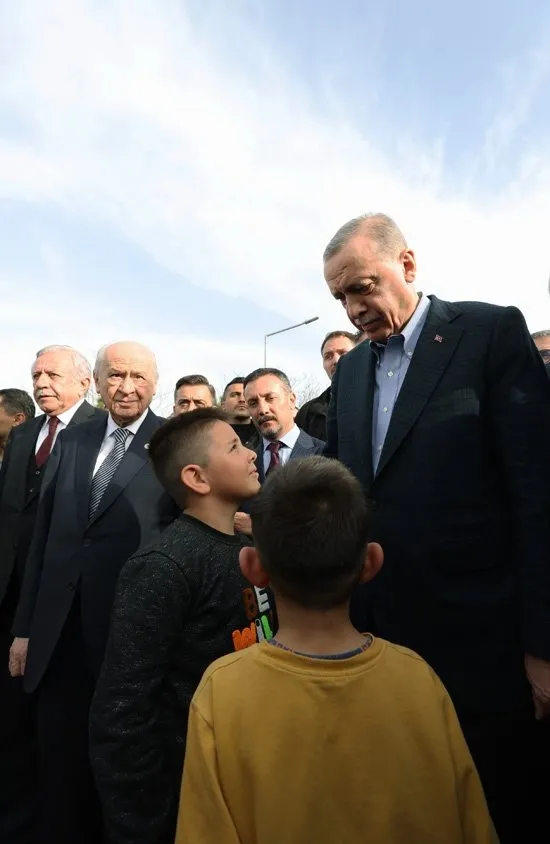 Başkan Recep Tayyip Erdoğan’a Afşin’deki depremzedelerden sevgi seli