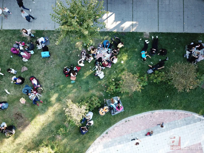Deprem nedeniyle İstanbullular parklara akın etti 8