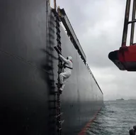 İstanbulda dikkat çeken görüntüler! Boğazdan Corona geçti