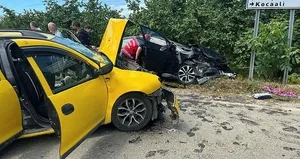 Kafa kafaya çarpıştılar: 8 yaralı