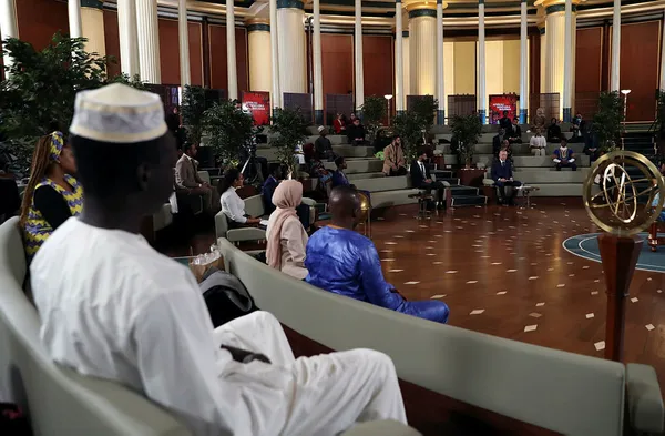 Başkan Erdoğan’dan faiz ve enflasyon açıklaması! Faiz indirimi sürecek mi? Afrikalı gençlerle buluşma programında son dakika açıklamaları