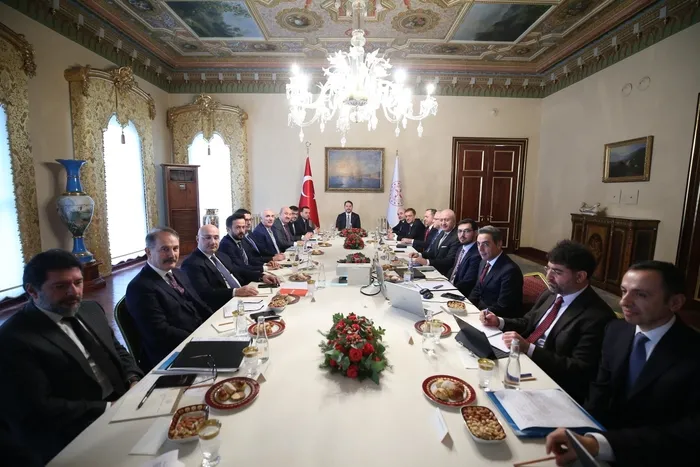 Bakan Albayrak: Bu yılı beklentilerin ötesinde bir performansla kapattık